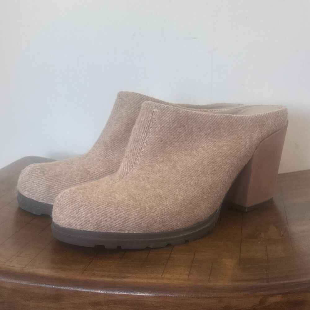 Womens Clog Mule Heels 9.5 Beige Wool Platform Chunky Heel Slip On Shoes